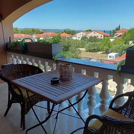 דירה In With Balcony, Air Conditioning, Wi-fi, Dishwasher