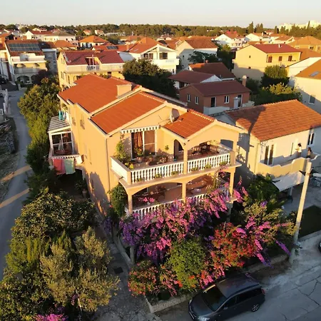 In With Balcony, Air Conditioning, Wi-fi, Dishwasher Appartamento
