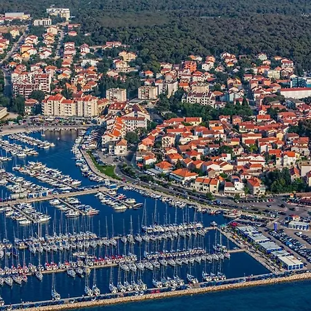 In With Balcony, Air Conditioning, Wi-fi, Dishwasher شقة *