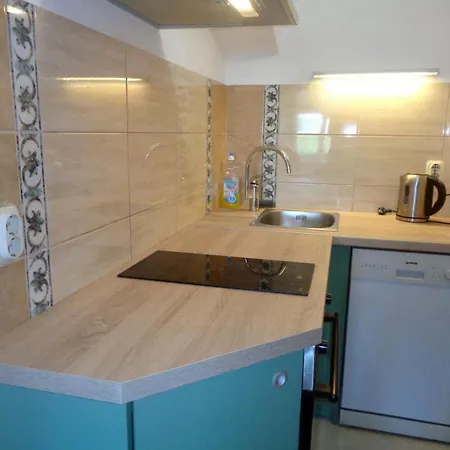 شقة In With Balcony, Air Conditioning, Wi-fi, Dishwasher بيوغْغاد نا موغو