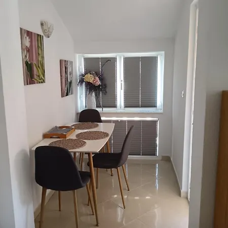 Apartment In With Balcony, Air Conditioning, Wi-fi, Dishwasher *